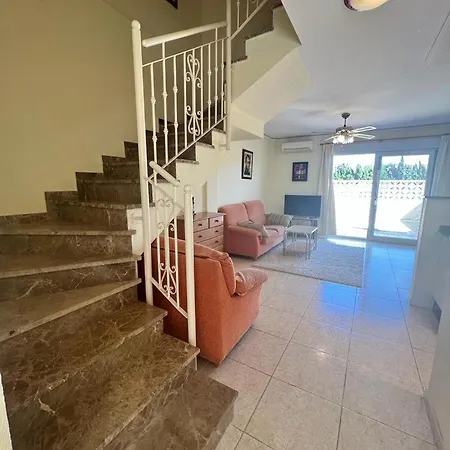 アパート Adosado De 3 Els Poblets デニア